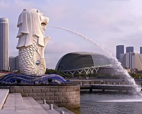 Day 2 – Panoramic City Drive + Sentosa Island Tour